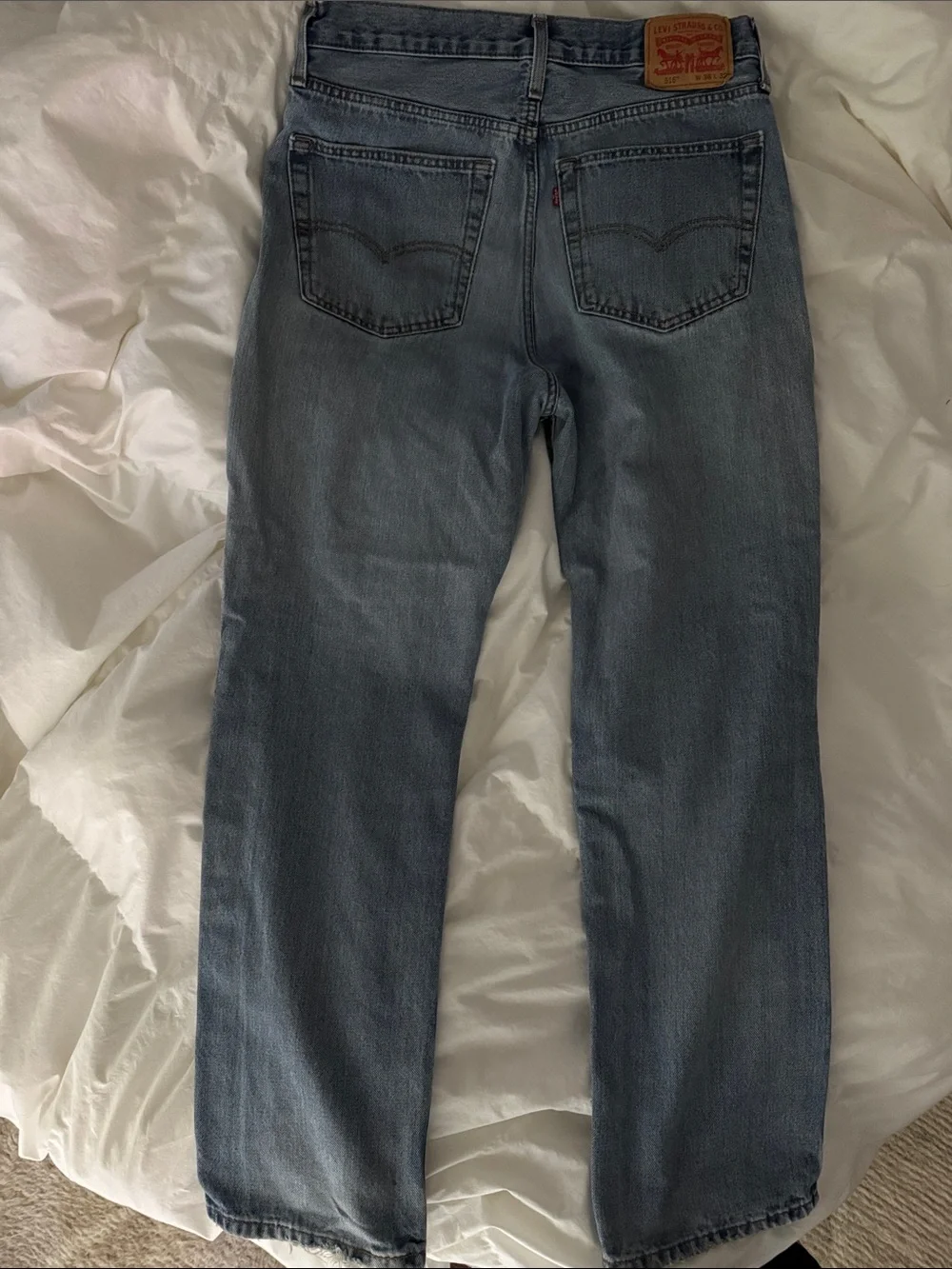 Levi's Men's straight Jeans - Medium/Light Blue Wash
